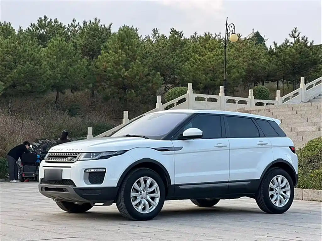Land Rover Range Rover Evoque 2016 2.0T PURE Style фото 2