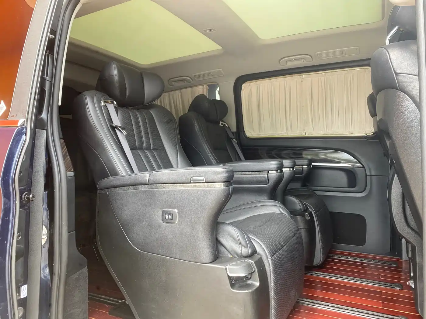 Mercedes-Benz V-Class 2018 V 260 Premium Edition China V фото 6
