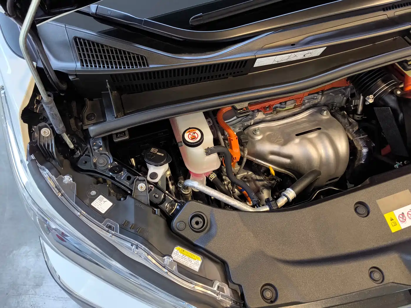 Toyota Vellfire 2021 Crown Hybrid 2.5L HV Supreme Edition фото 28