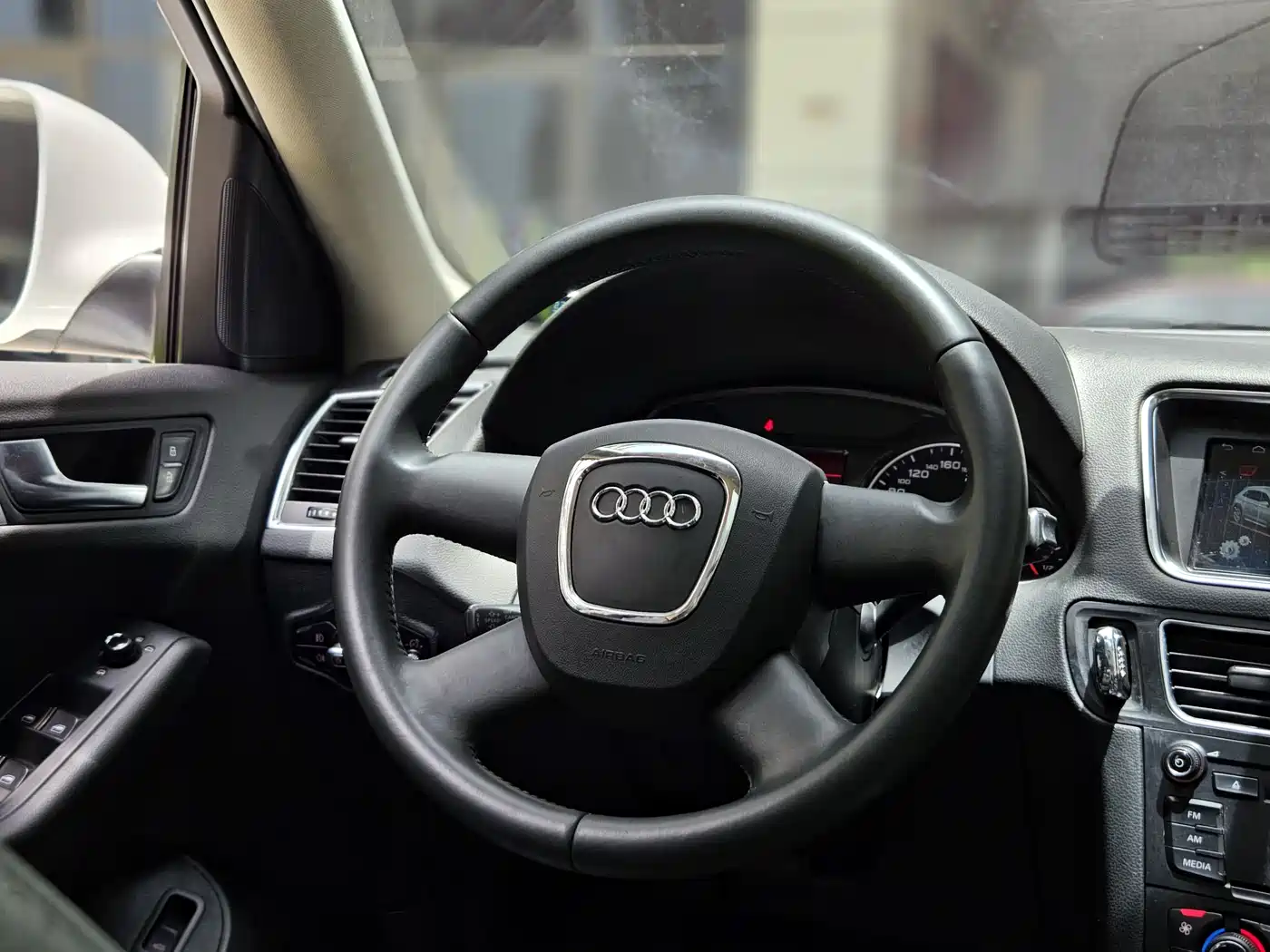 Audi Q5 2011 2.0TFSI Technology фото 9