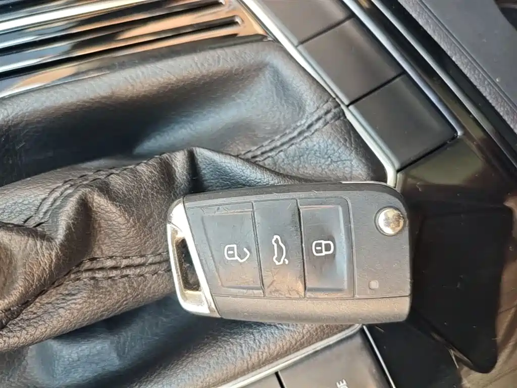 Volkswagen Tayron 2020 330TSI 2WD Luxury Smart Edition фото 9