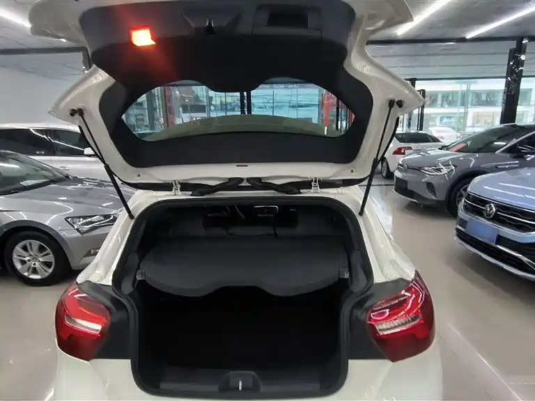 Mercedes-Benz A-Class (Import) 2017 Facelift A 200 Fashion фото 4