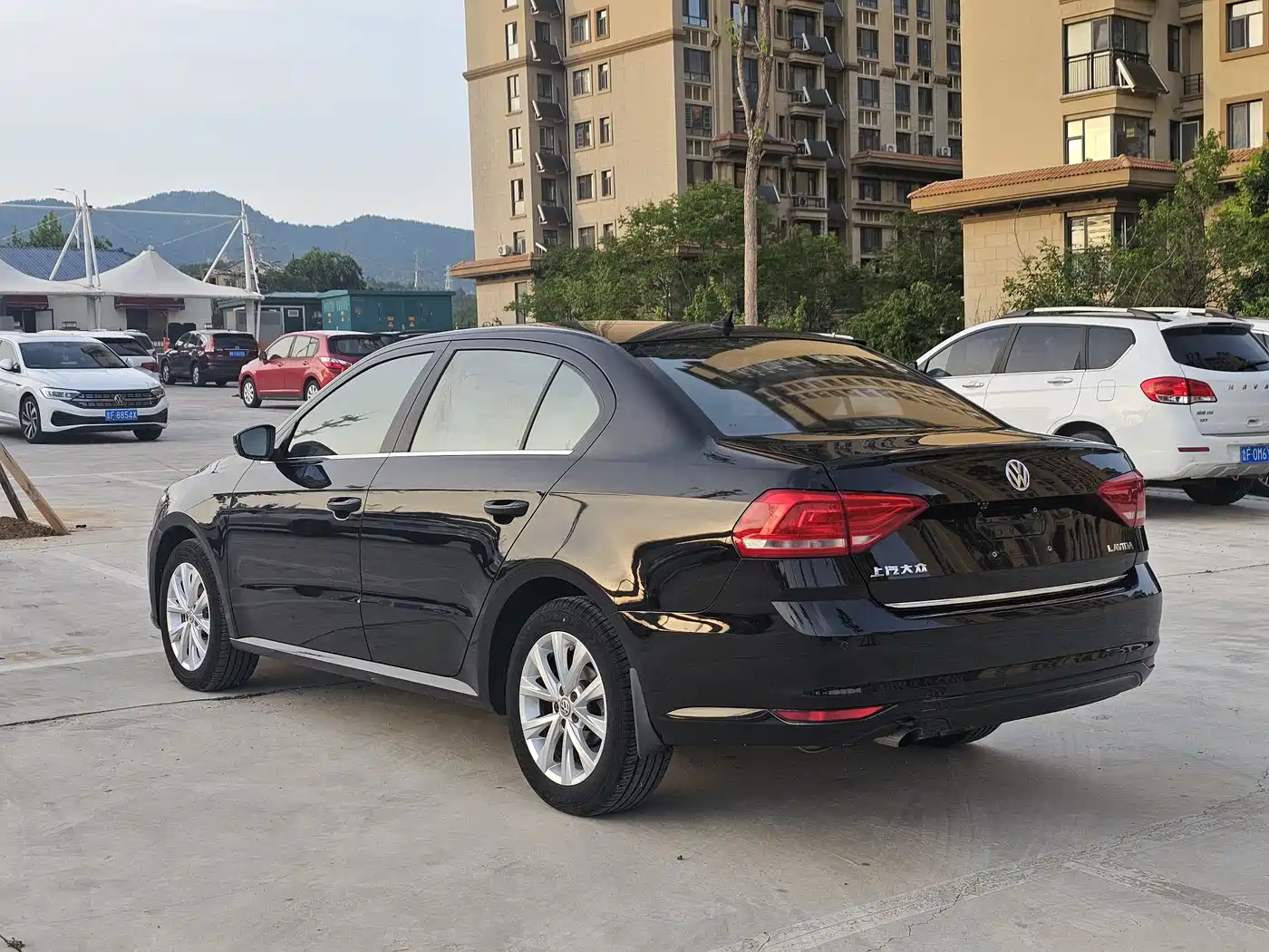 Volkswagen Lavida 2017 1.6L Automatic Comfort Edition фото 5