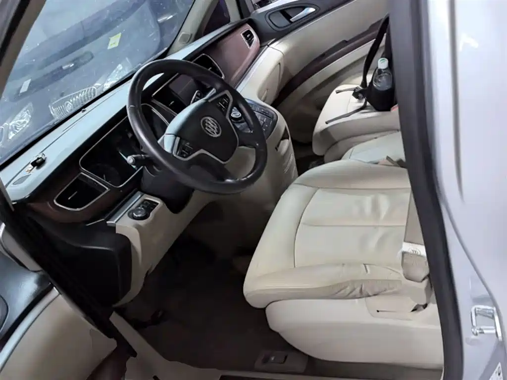 Buick GL8 2017 25S Premium Model China V фото 15