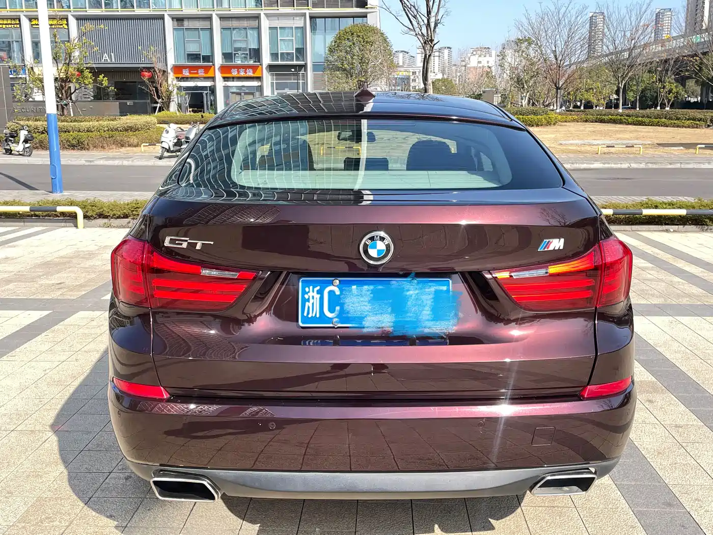 BMW 5 Series GT 2014 528i Leading фото 13