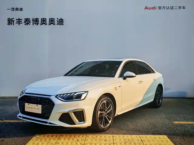 Audi A4L 40 TFSI, Стиль Драйв