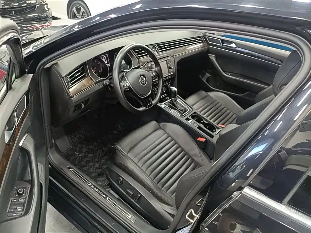 Volkswagen Magotan 2018 Facelift 380TSI DSG Luxury фото 16