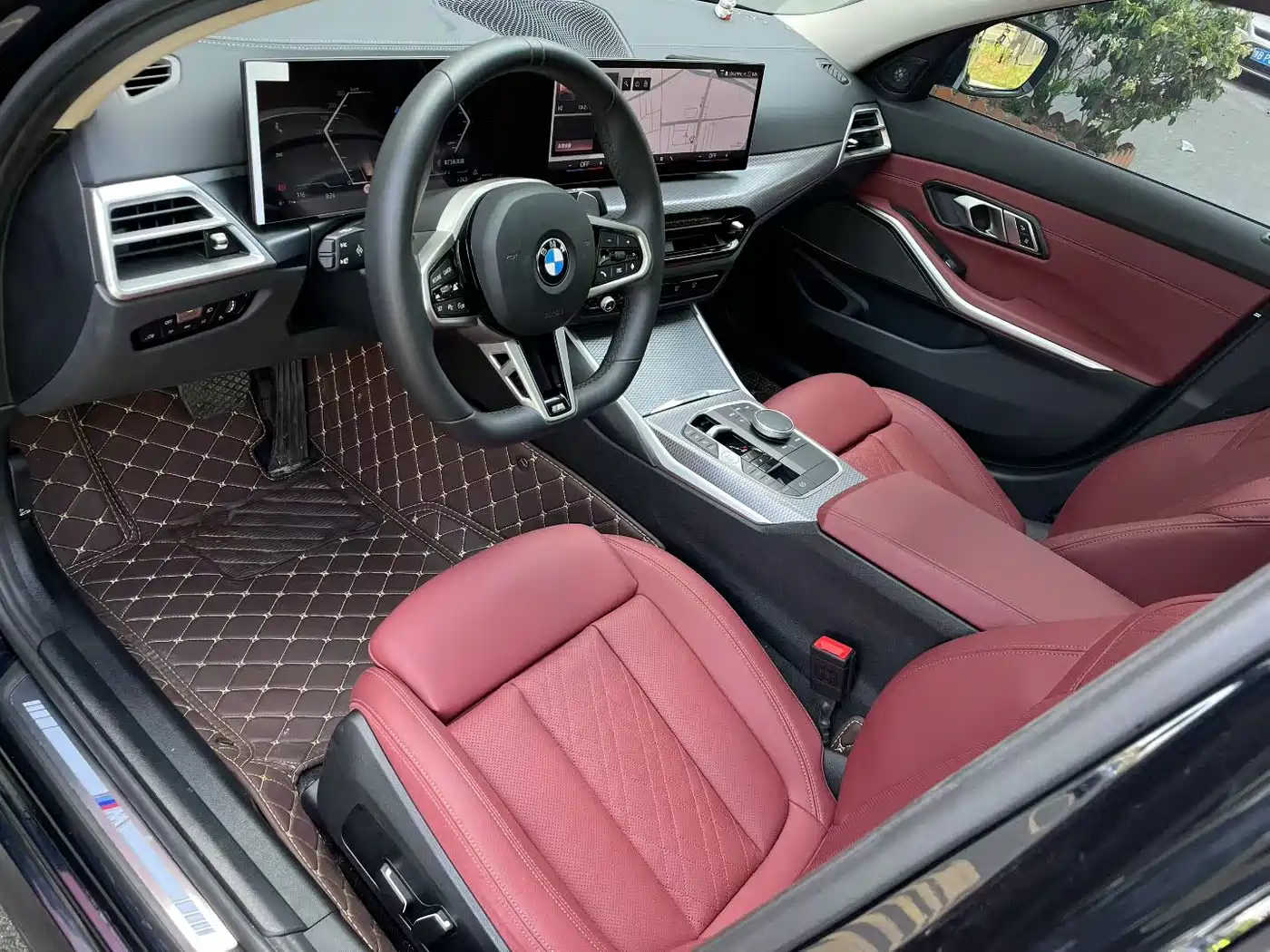 BMW 3 Series 2025 330Li M Sport Night Edition фото 7