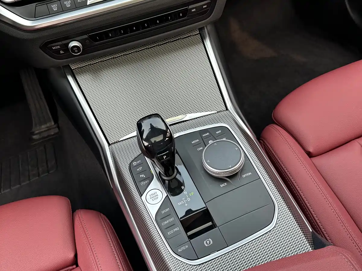 BMW 3 Series 2021 325i M Sport Night Edition фото 13