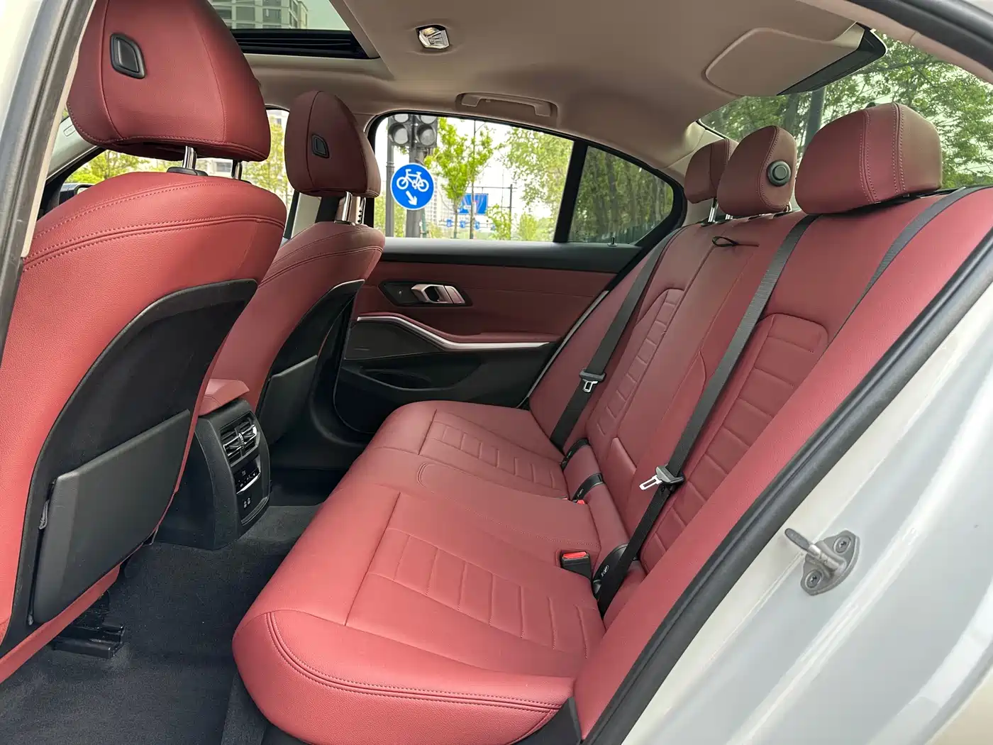 BMW 3 Series 2021 325i M Sport Night Edition фото 8