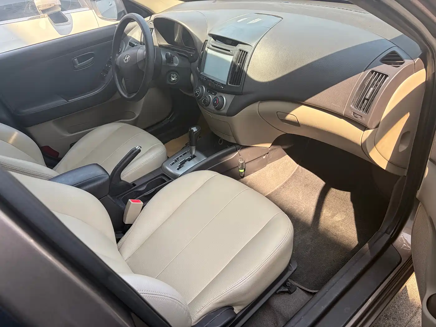 Hyundai Elantra 2011 1.6L Automatic Comfort фото 8