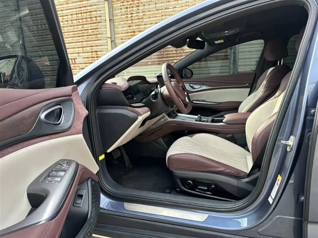 BYD Seal 2023 DM-i 1.5T 121km Flagship фото 9