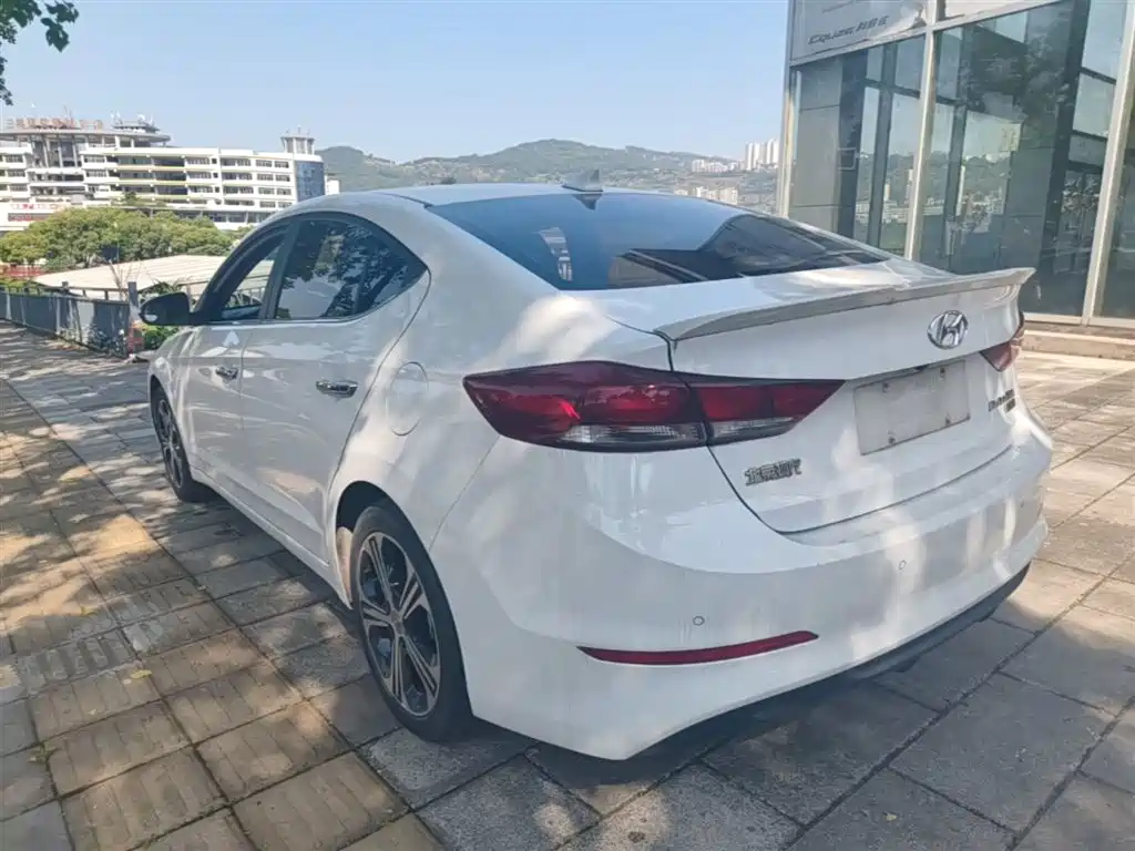 Hyundai Elantra 2018 1.4T DCT Dynamic·Vitality Model фото 5