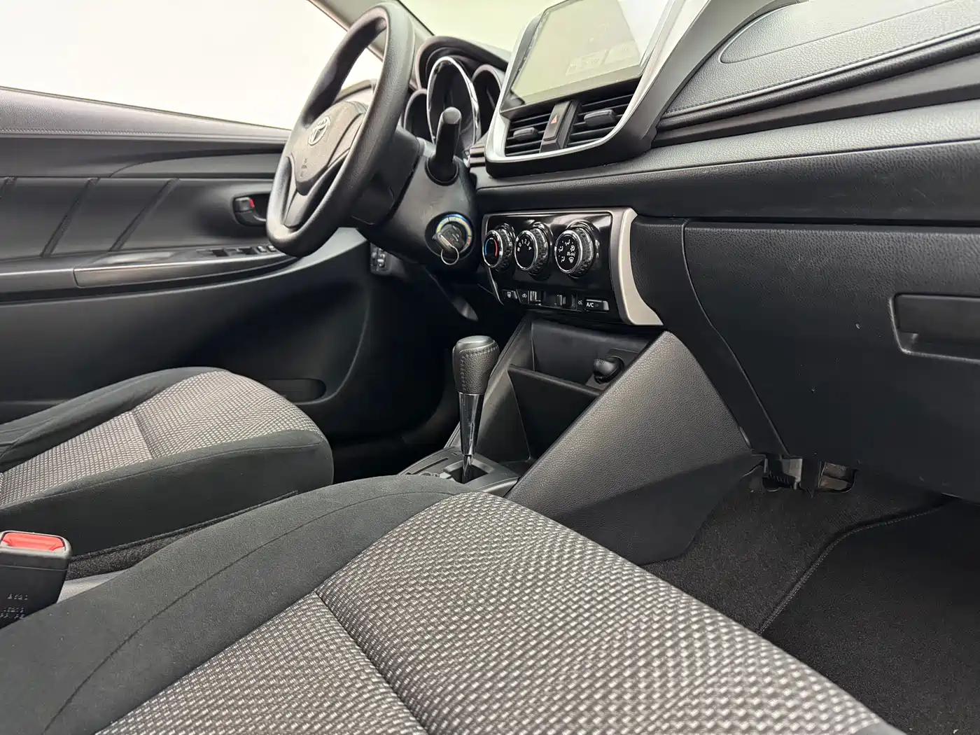 Toyota Vios 2017 1.5L CVT Pioneer фото 27