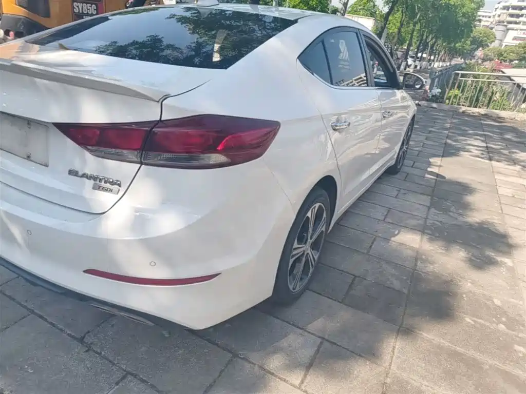 Hyundai Elantra 2018 1.4T DCT Dynamic·Vitality Model фото 8