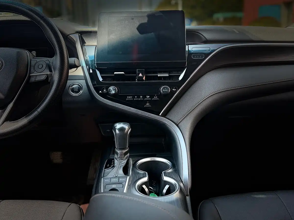 Toyota Camry 2021 2.5G Luxury Edition фото 21