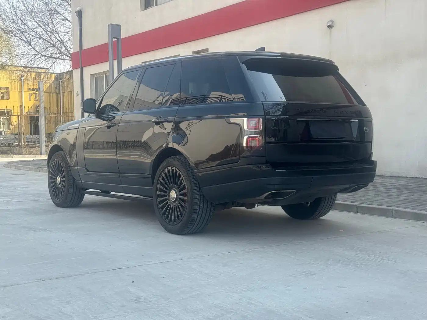 Land Rover Range Rover 2022 3.0 L6 360PS Heritage Edition фото 6