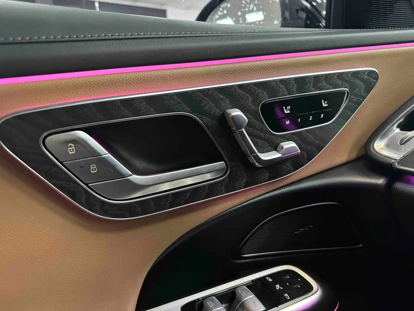 Mercedes-Benz E-Class 2024 E 300 L Fashion фото 9