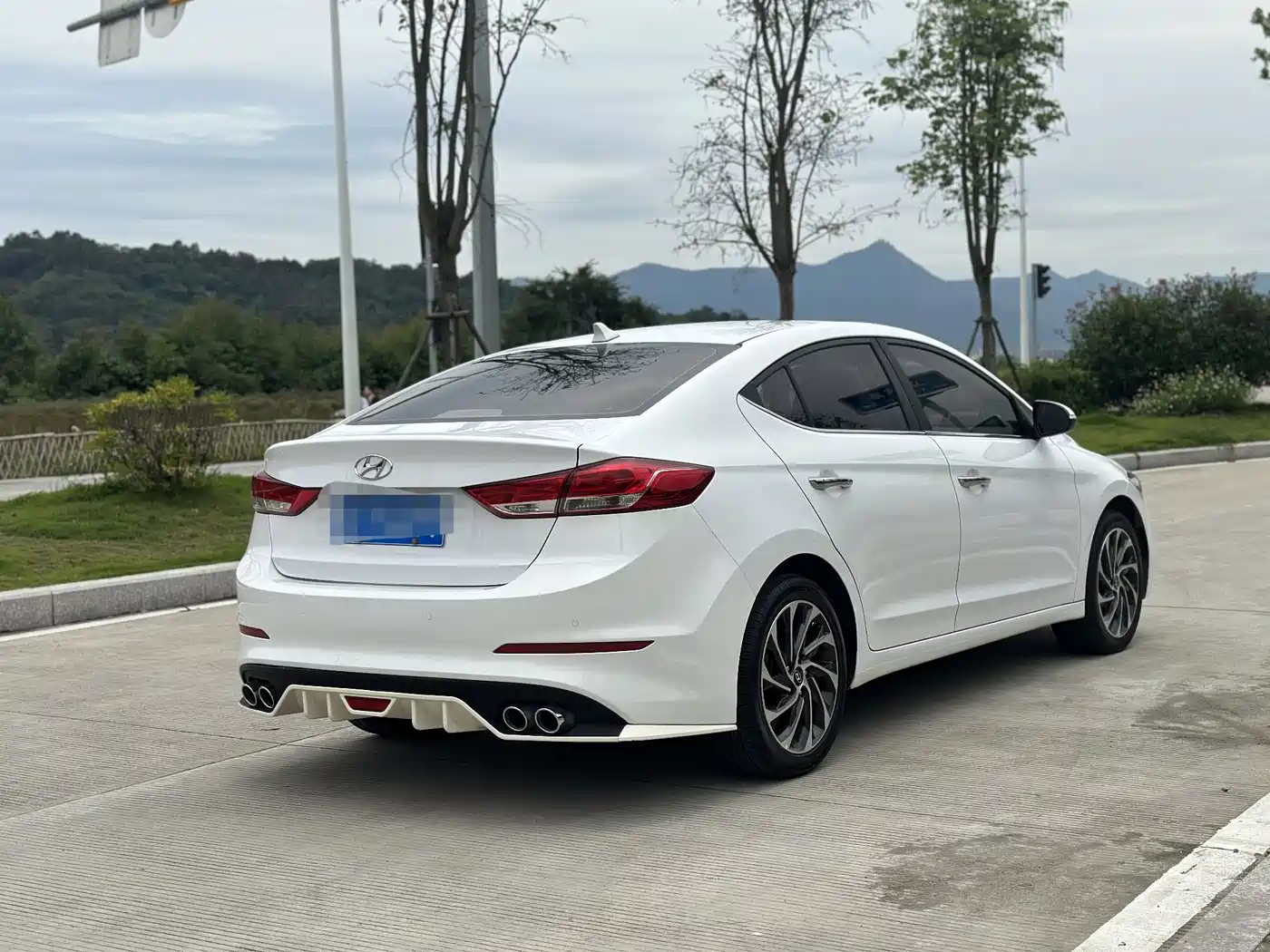 Hyundai Elantra 2019 1.5L CVT Smart Elite фото 4