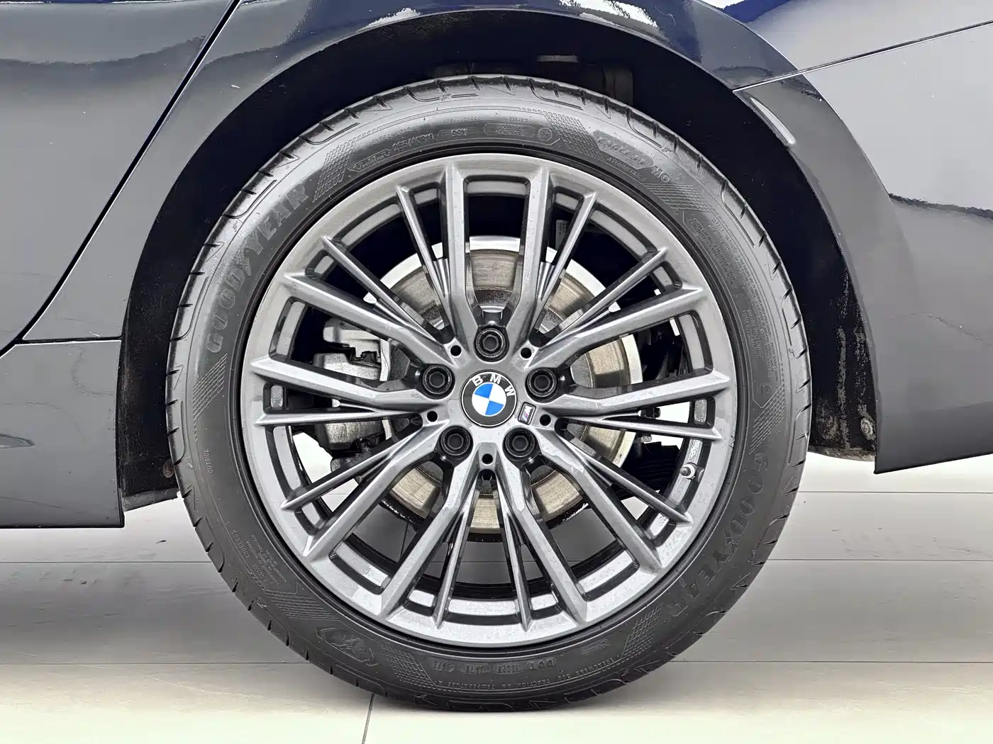 BMW 3 Series 2024 325Li M Sport Shadowline Package фото 17