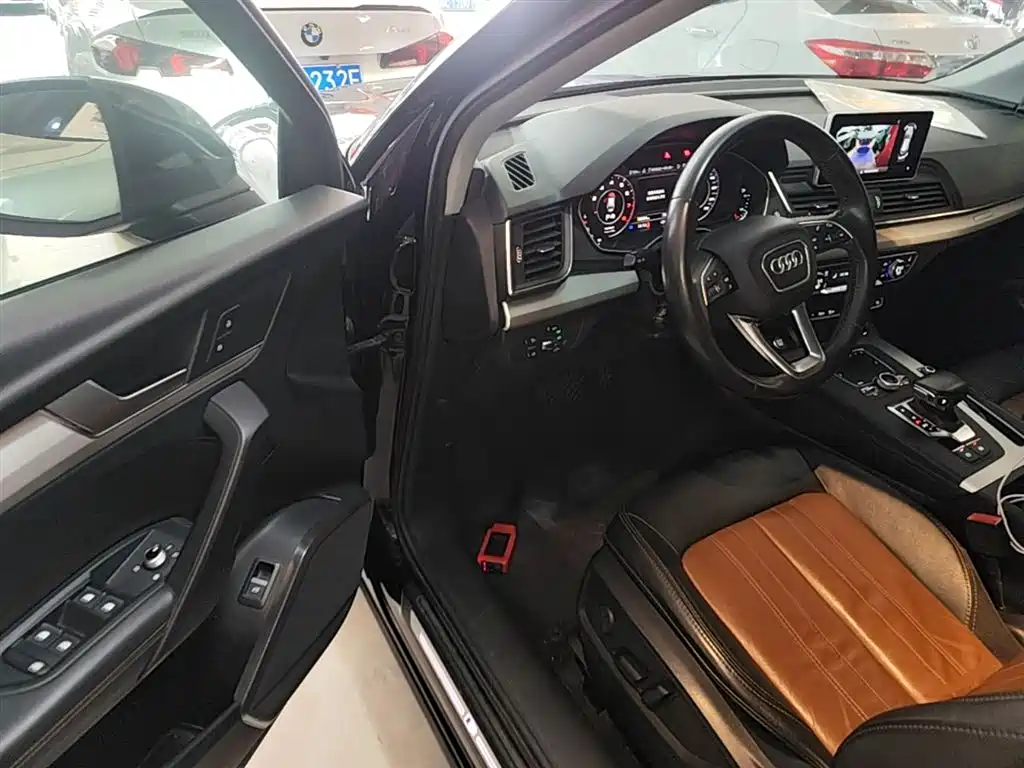 Audi Q5L 2020 Facelift 40 TFSI Honor Fashion фото 16