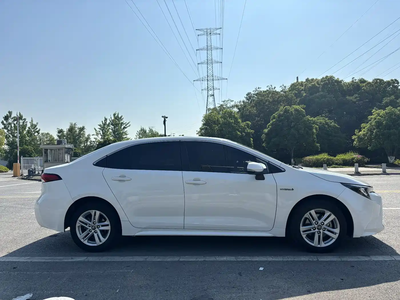 Toyota Levin 2022 Dual Engine 1.8H E-CVT Luxury Edition фото 4