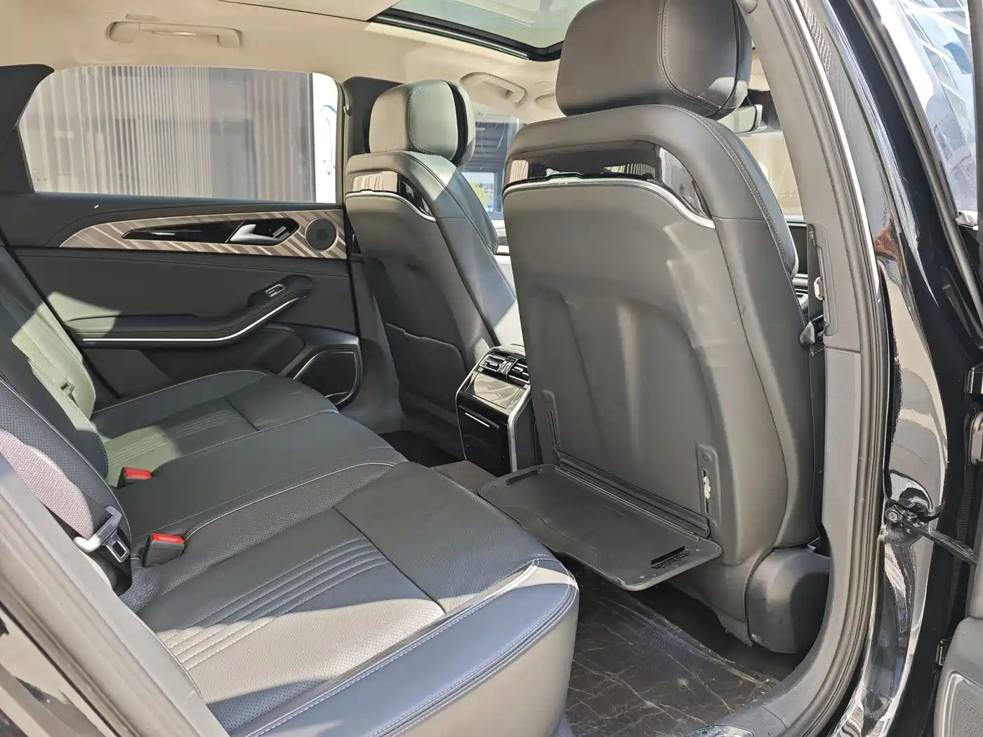 Hongqi H9 2020 2.0T Smart Connection Qi Xiang Edition фото 6