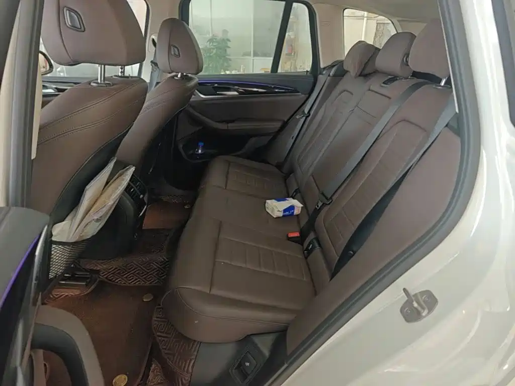 Photo 17 - BMW iX3