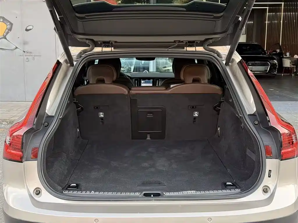 Фото 5 - Volvo V90