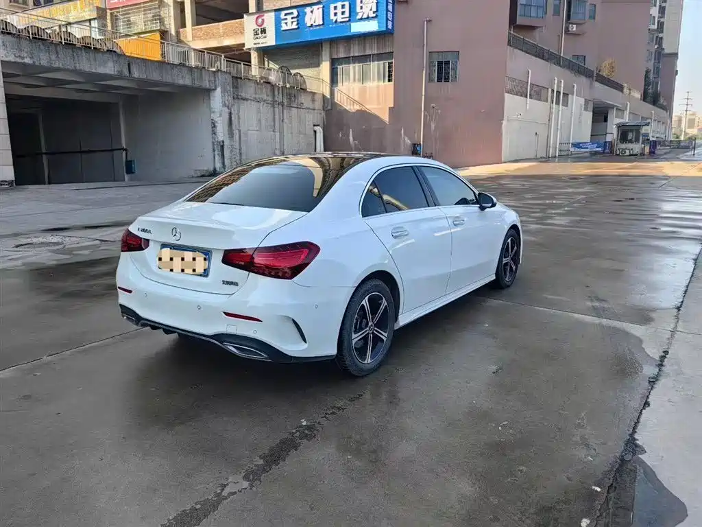 Mercedes-Benz A-Class 2024 Facelift A 200 L Fashion фото 2