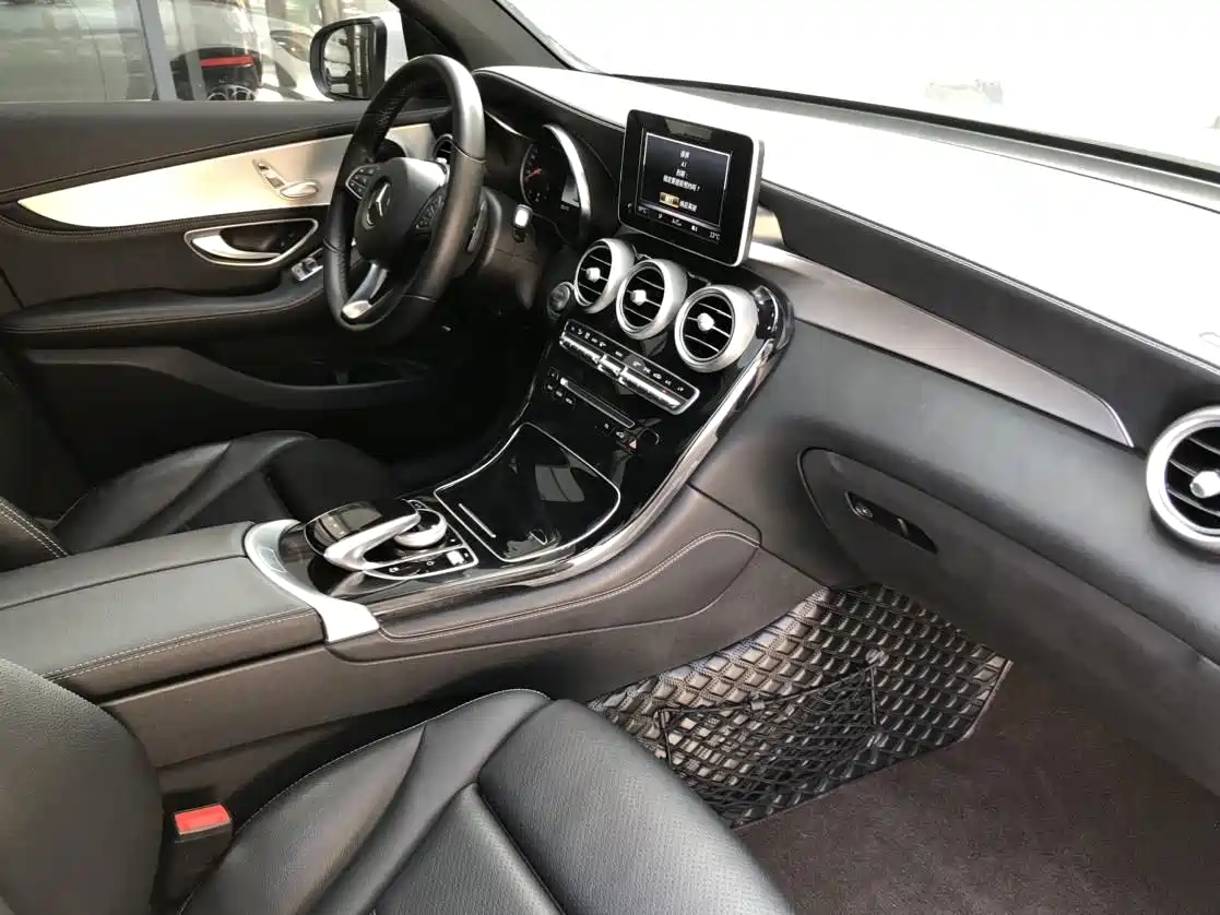 Mercedes-Benz GLC 2019 Model GLC 200 L 4MATIC фото 17
