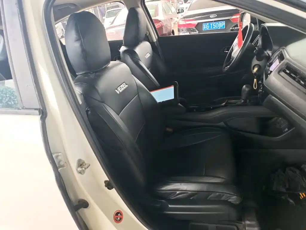 Фото 25 - Honda Vezel