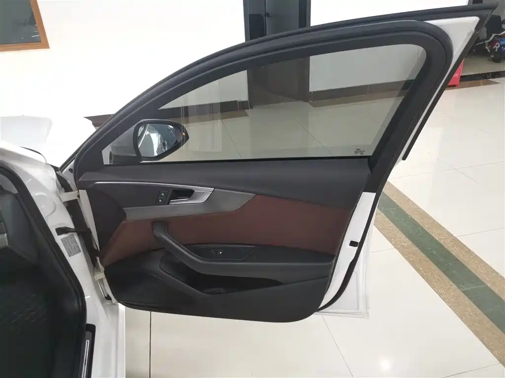 Audi A4L 2019 40 TFSI Progressive (China VI) фото 15