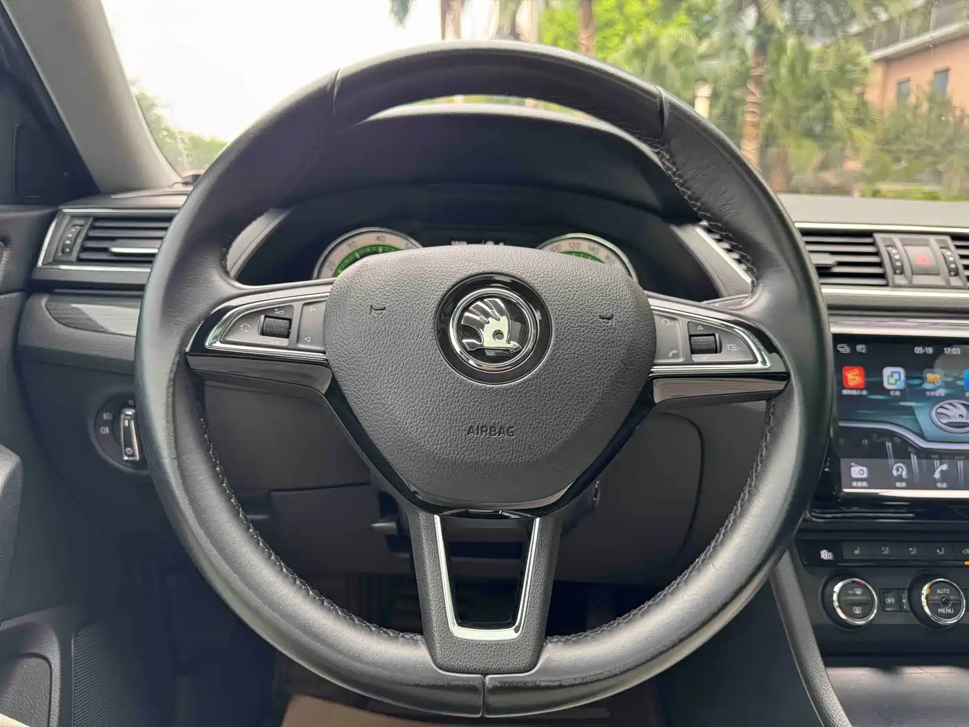 Škoda Superb 2018 TSI330 DSG Luxury Edition China V фото 11