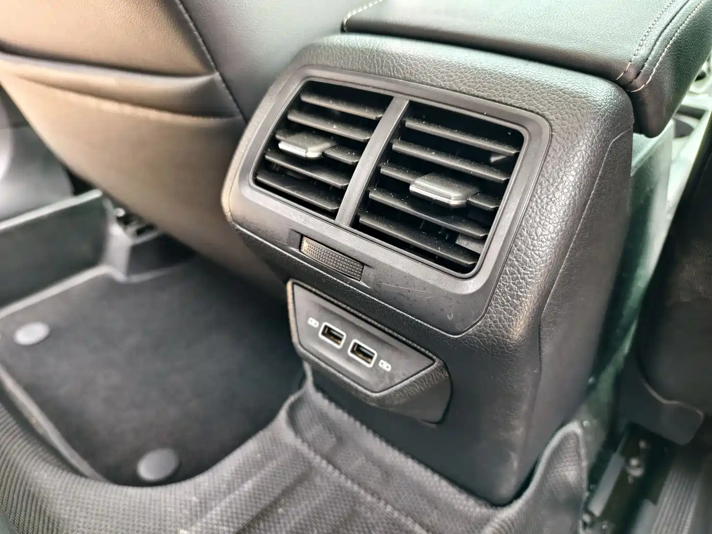 Volkswagen Golf 2020 200TSI DSG Comfort фото 13