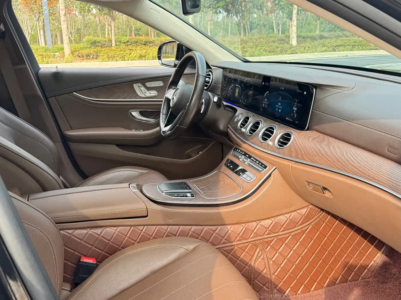 Фото 7 - Mercedes-Benz E-Class
