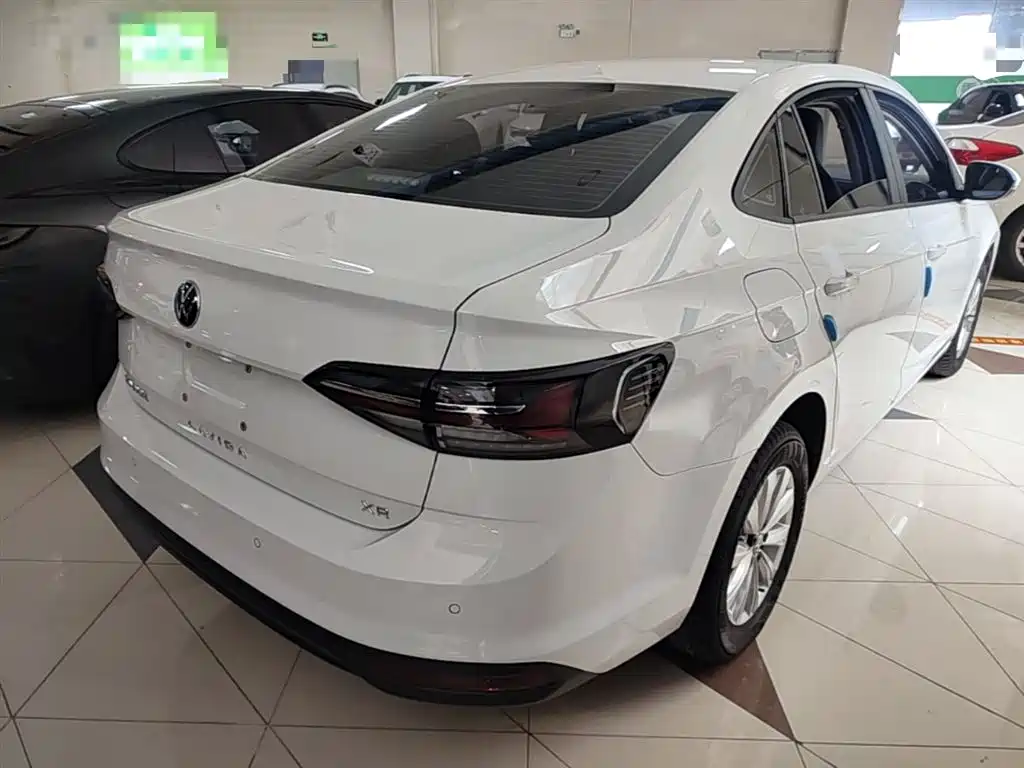 Volkswagen Lavida 2023 New Sharp 1.5L Auto Premium Edition фото 7