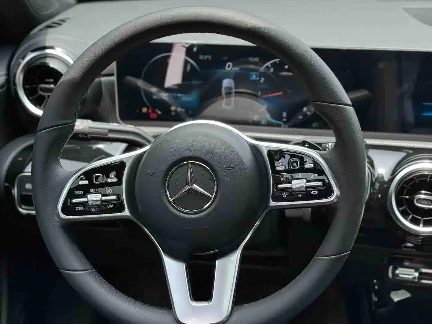 Mercedes-Benz A-Class 2020 Facelift A 200 L Sport Sedan Fashion фото 12