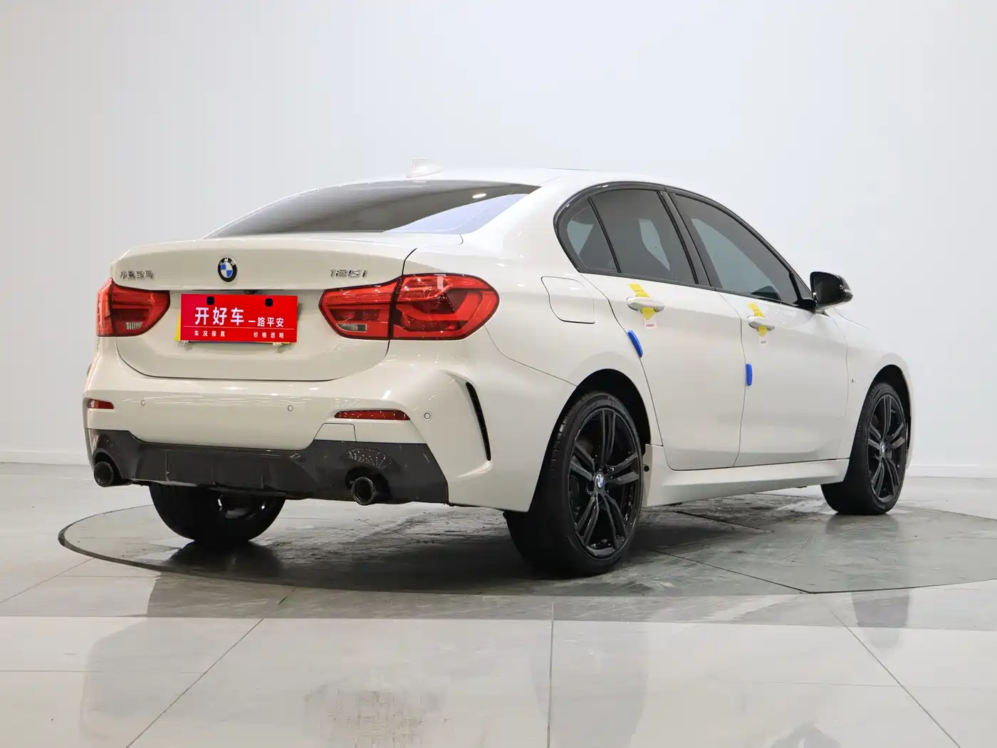 BMW 1 Series 2022 125i M Sport Shadow Edition фото 4