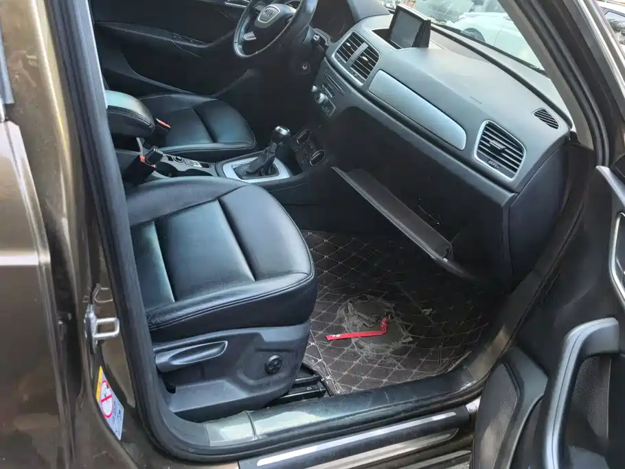 Фото 8 - Audi Q3