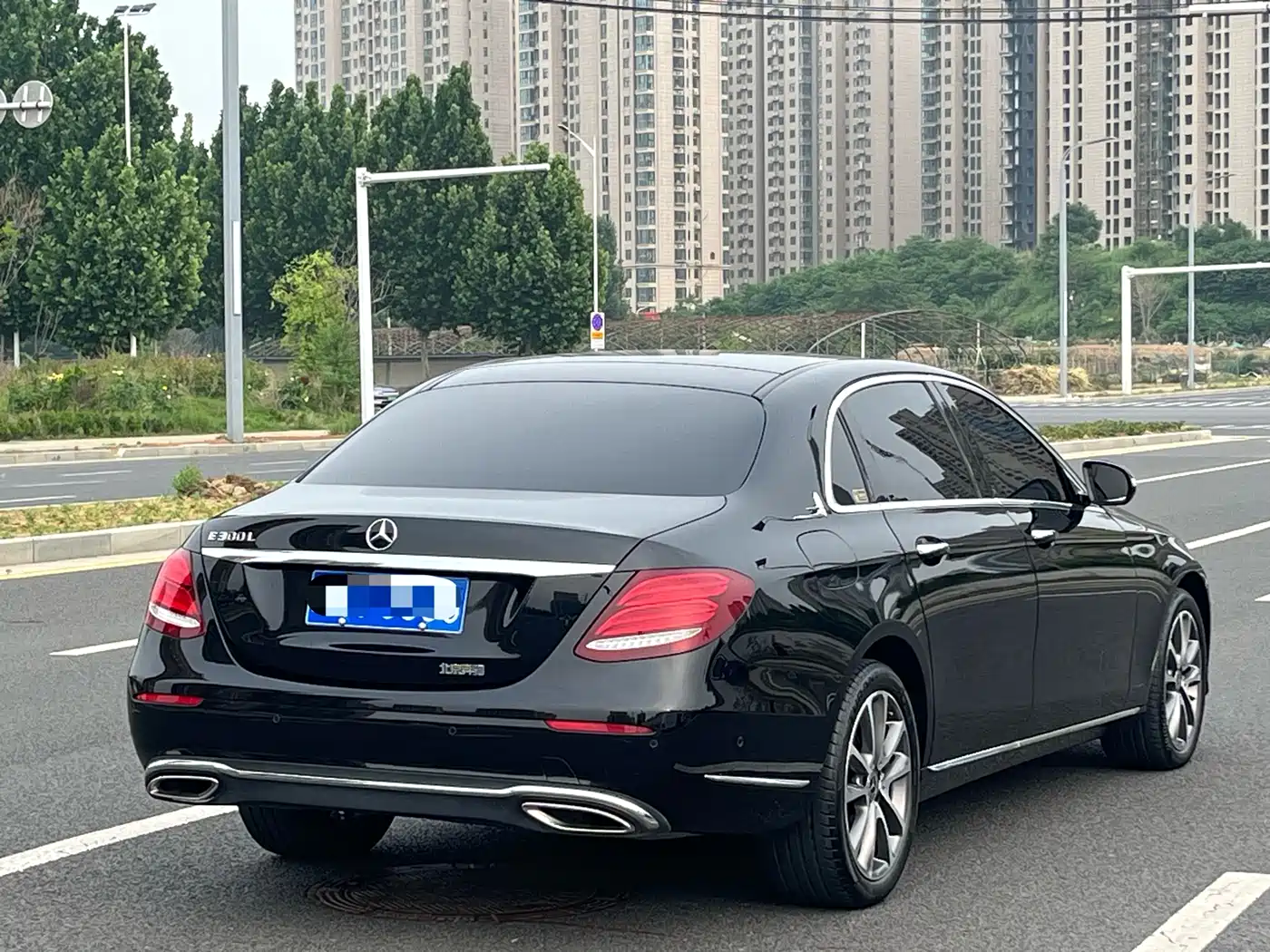 Mercedes-Benz E-Class 2018 E 300 L Luxury фото 20
