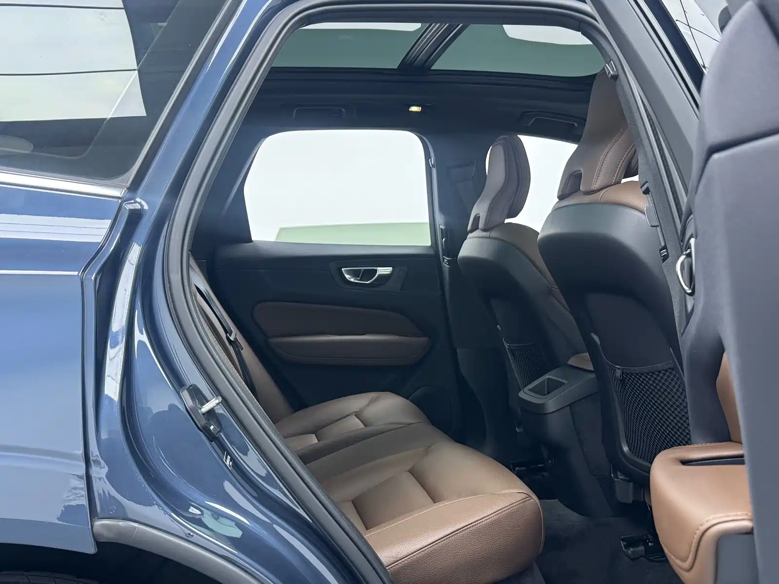 Photo 8 - Volvo XC60