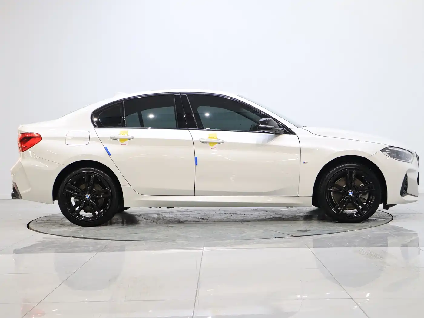BMW 1 Series 2022 125i M Sport Shadow Edition фото 6