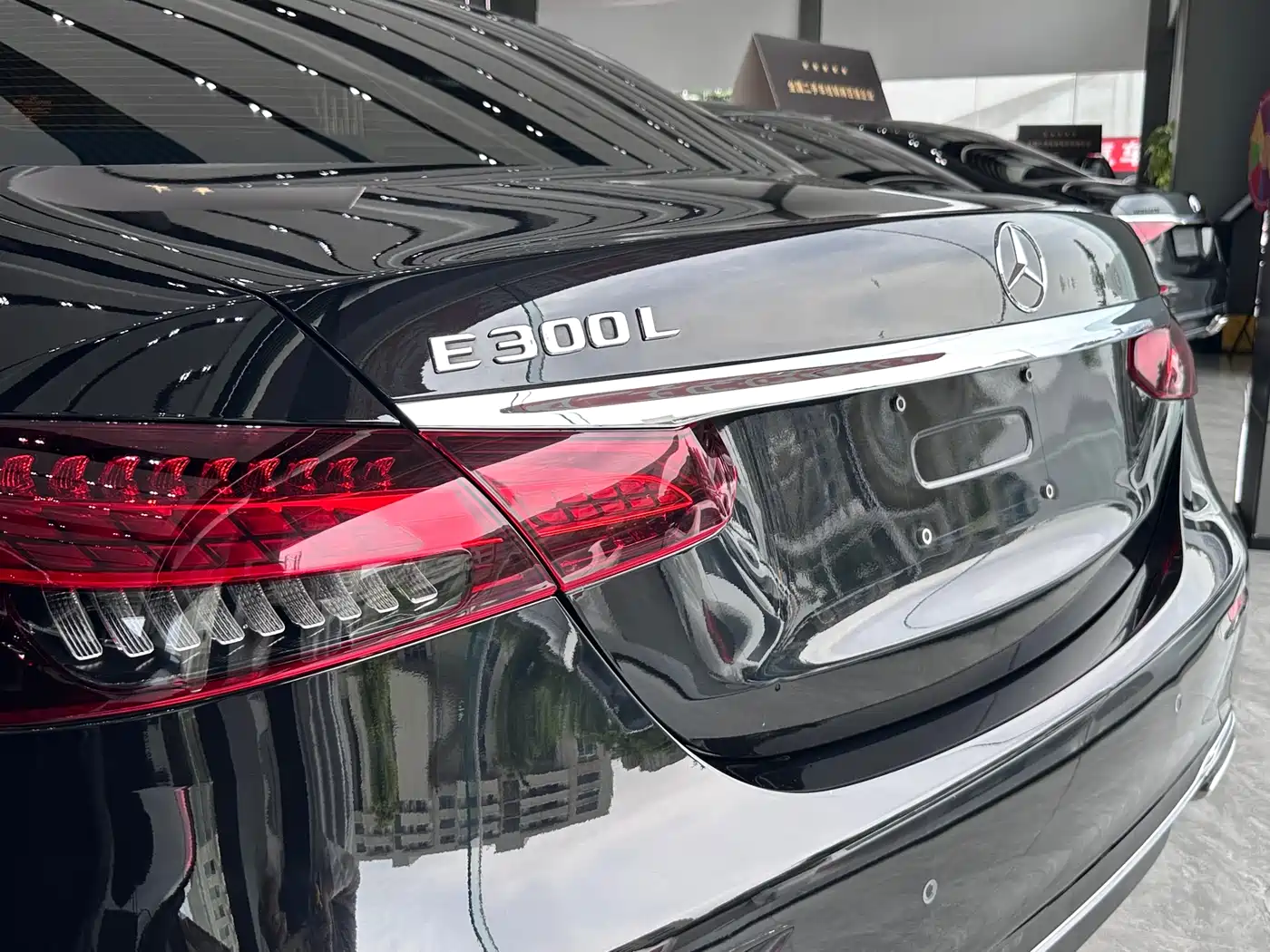 Mercedes-Benz E-Class 2022 E 260 L фото 13
