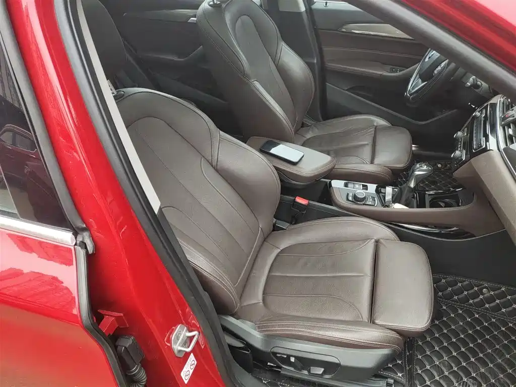 BMW X1 2018 sDrive18Li Premium Model фото 20