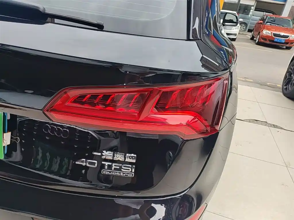 Audi Q5L 2020 Facelift 40 TFSI Honor Fashion фото 8