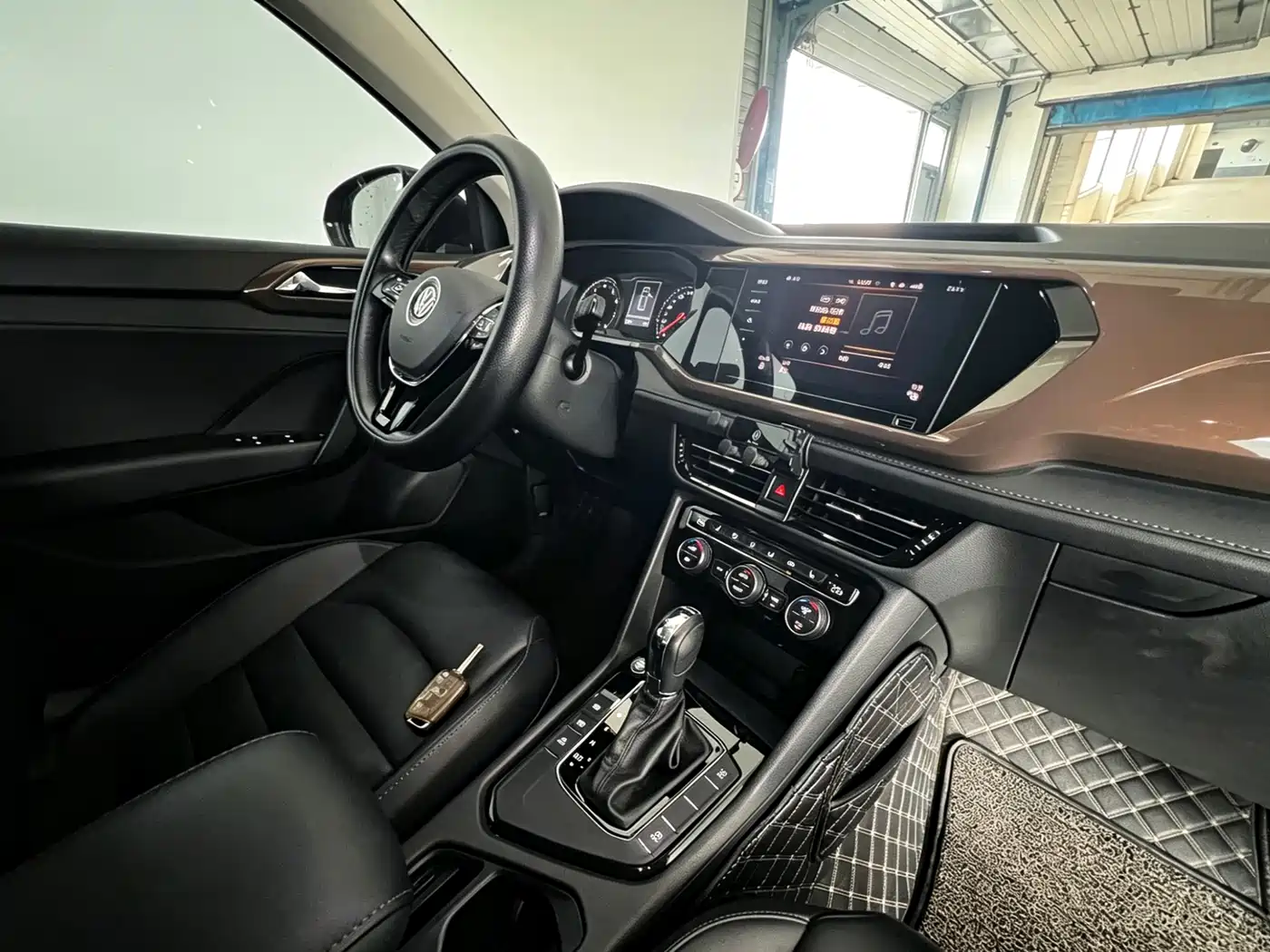 Volkswagen Tharu 2020 330TSI 4WD Luxury Edition China VI фото 10