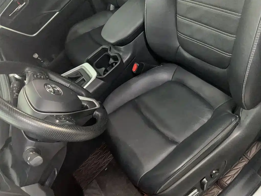 Toyota RAV4 Rongfang 2023 2.0L CVT FWD Style Plus Edition фото 9