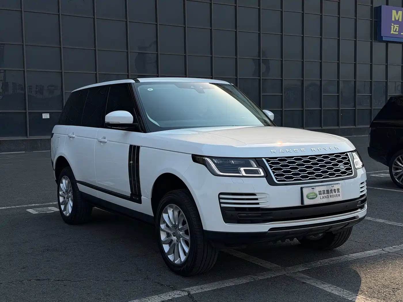 Land Rover Range Rover 2020 3.0 L6 Heritage Edition фото 3