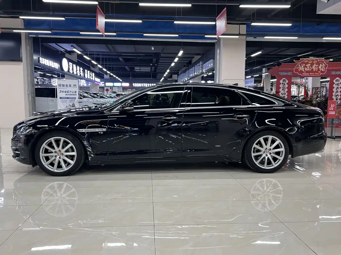 Jaguar XJ 2014 XJL 3.0 SC 4WD Premium Business Edition фото 16